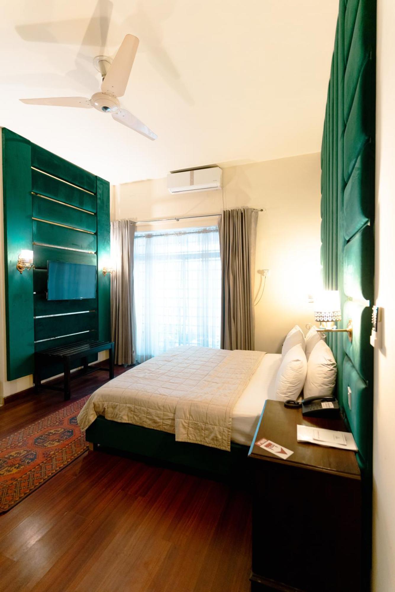 Vip House Peshawar Hotel Luaran gambar