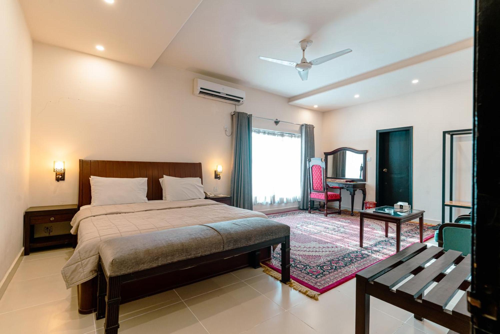 Vip House Peshawar Hotel Luaran gambar