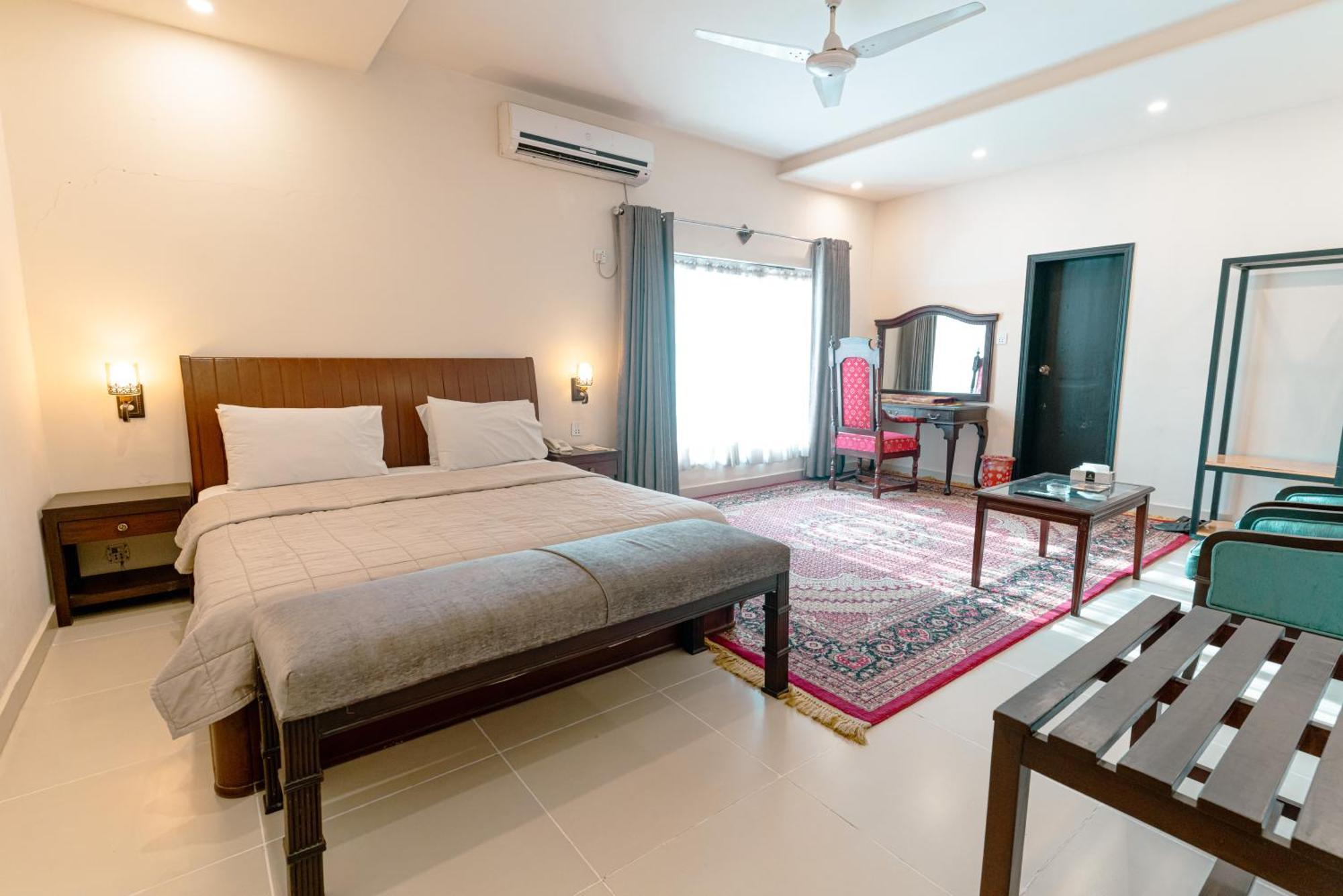 Vip House Peshawar Hotel Luaran gambar
