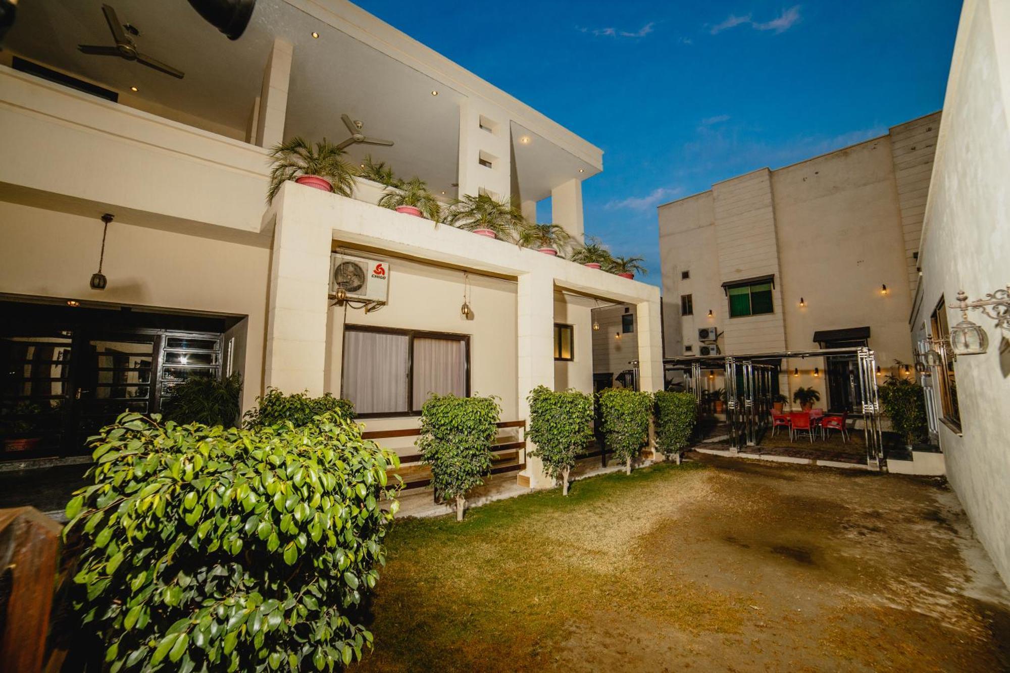 Vip House Peshawar Hotel Luaran gambar